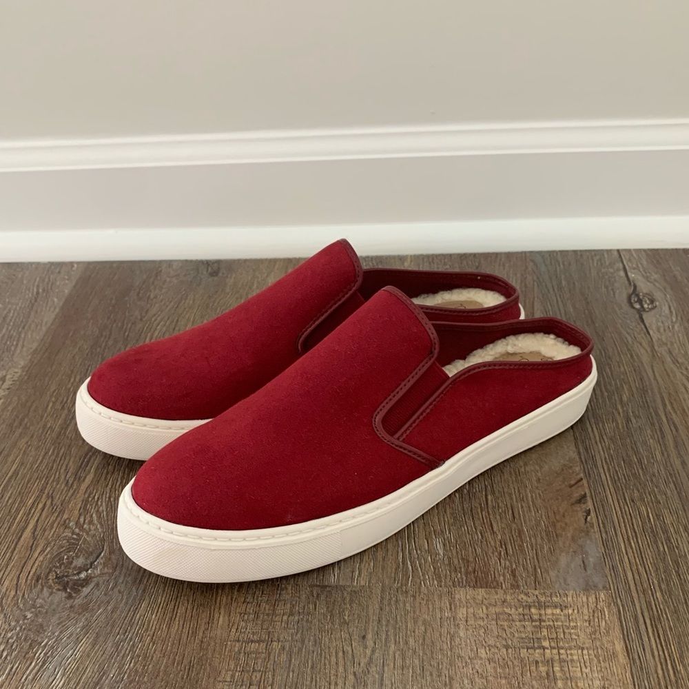 Time And Tru Memory Foam Slip-On Sneakers/Slippers